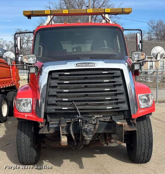 Image of Freightliner 108SD equipment image 1