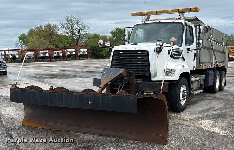 Image of Freightliner 108SD Primary image
