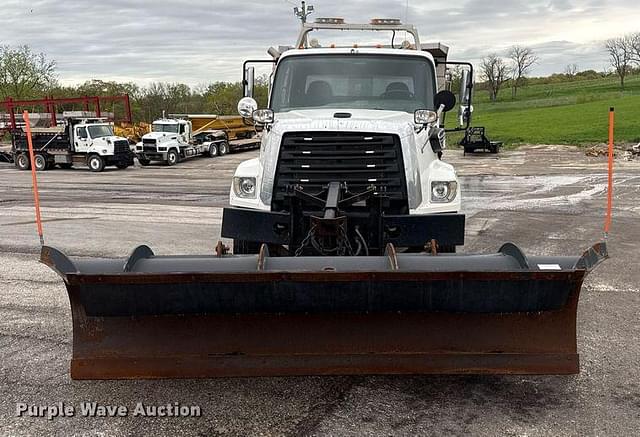 Image of Freightliner 108SD equipment image 1