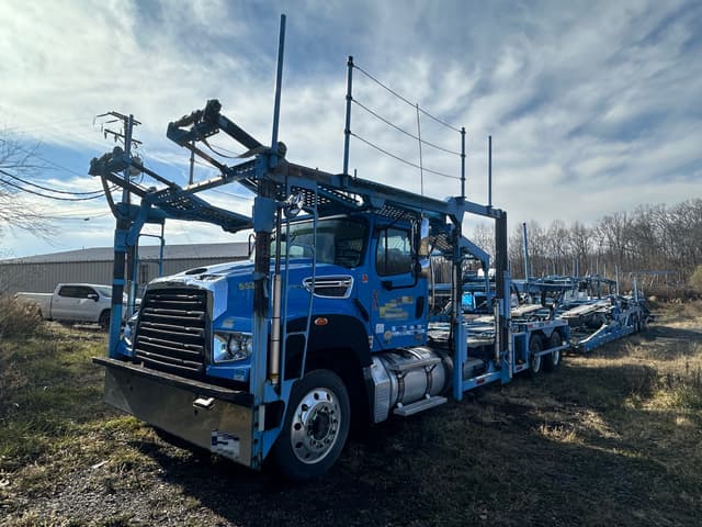 Image of Freightliner 114SD equipment image 1