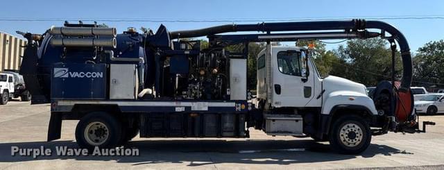 Image of Freightliner 114SD equipment image 3