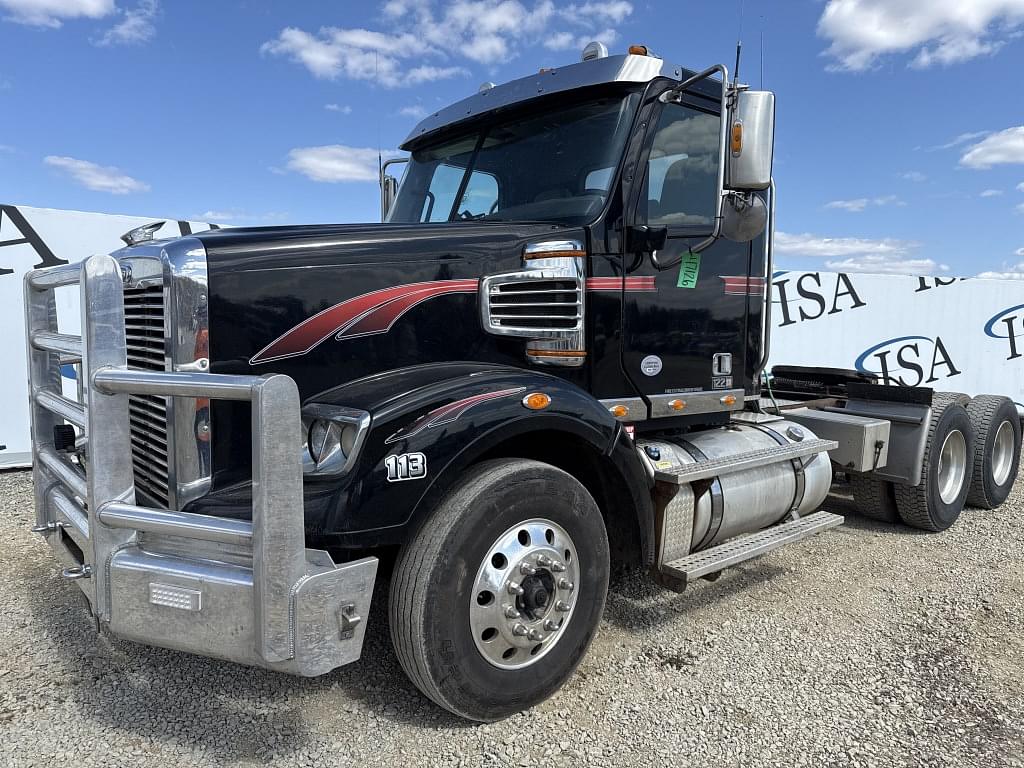 Image of Freightliner 122SD Primary image