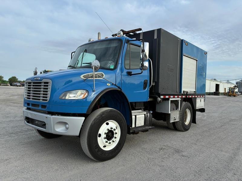 2015 Freightliner Business Class M2 100 Equipment Image0