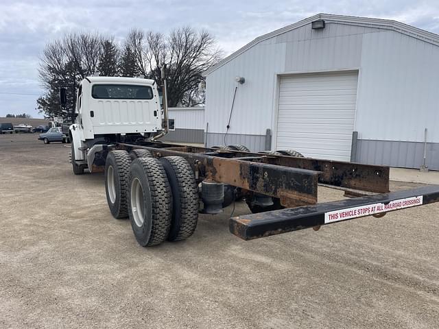 Image of Freightliner Business Class M2 106 equipment image 2