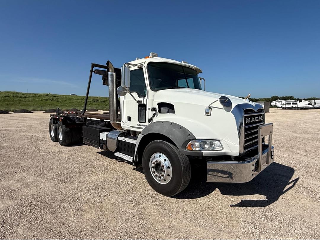 Image of Freightliner Cascadia 125 Primary image