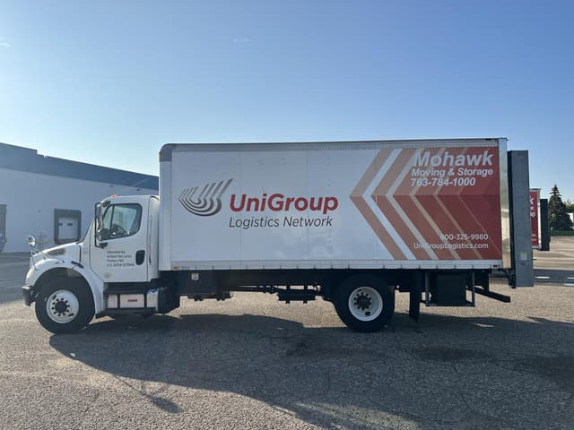 Image of Freightliner Business Class M2 106 equipment image 3