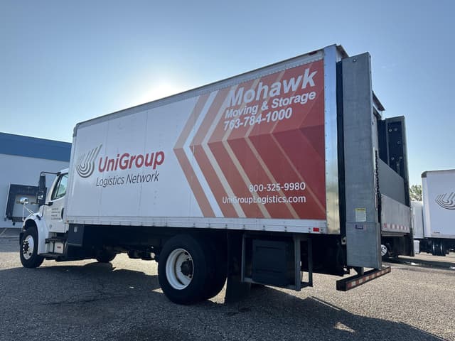 Image of Freightliner Business Class M2 106 equipment image 4