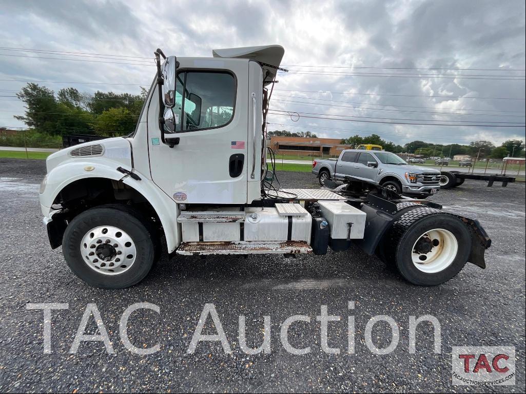 Image of Freightliner Business Class M2 106 Primary image