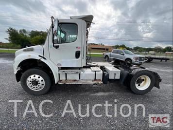 Main image Freightliner Business Class M2 106