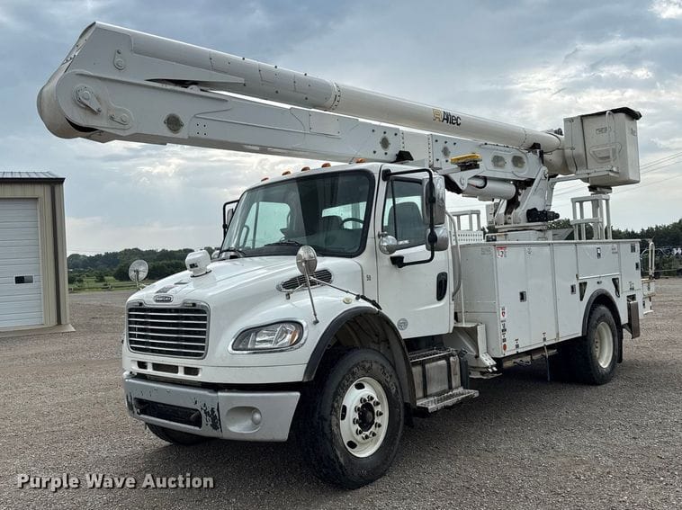 2015 Freightliner M2106 Equipment Image0
