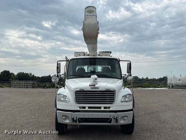 Image of Freightliner M2106 equipment image 1