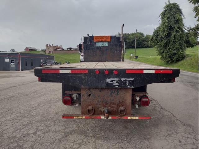 Image of Freightliner Business Class M2 106 equipment image 3