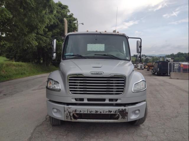 Image of Freightliner Business Class M2 106 equipment image 1