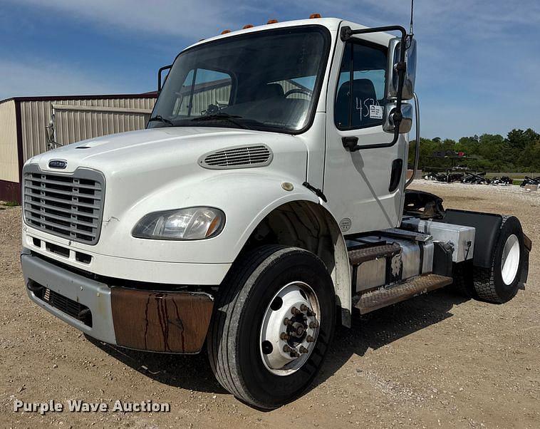 Image of Freightliner Business Class M2 106 Primary image
