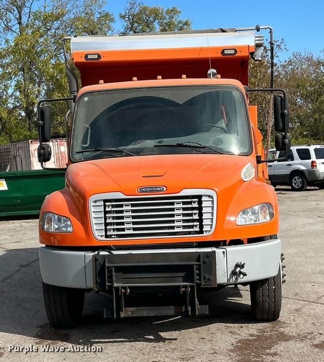 Image of Freightliner Business Class M2 equipment image 1