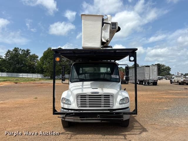 Image of Freightliner Business Class M2 equipment image 1