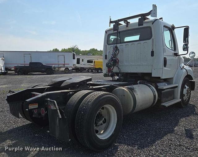 Image of Freightliner Business Class M2 equipment image 4