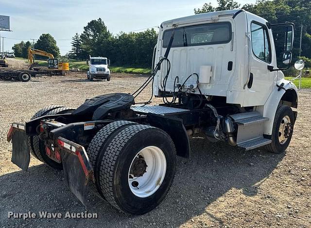 Image of Freightliner Business Class M2 equipment image 4