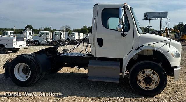 Image of Freightliner Business Class M2 equipment image 3