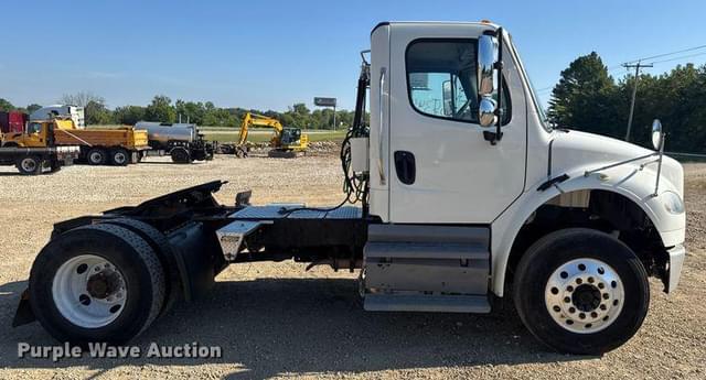 Image of Freightliner Business Class M2 equipment image 3