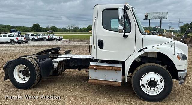 Image of Freightliner Business Class M2 equipment image 3