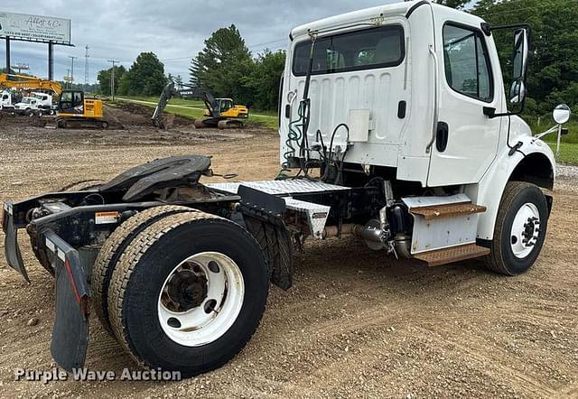 Image of Freightliner Business Class M2 equipment image 4