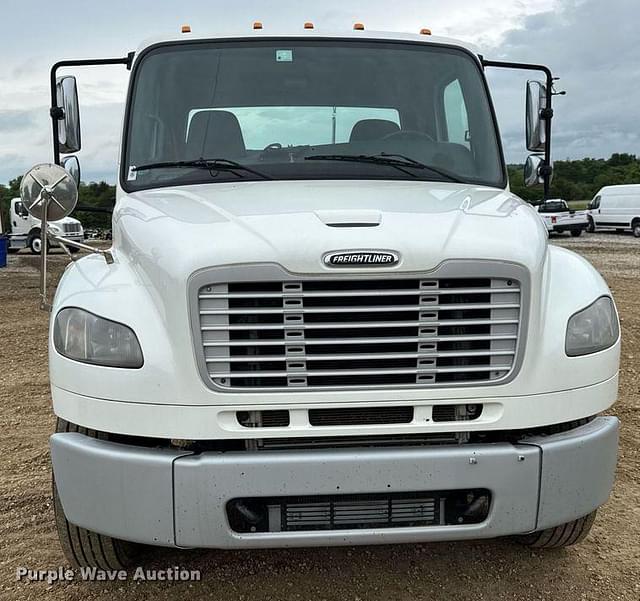 Image of Freightliner Business Class M2 equipment image 1