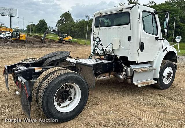 Image of Freightliner Business Class M2 equipment image 4