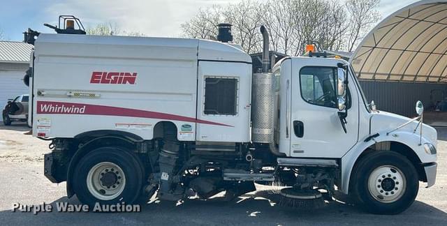 Image of Freightliner Business Class M2 equipment image 3
