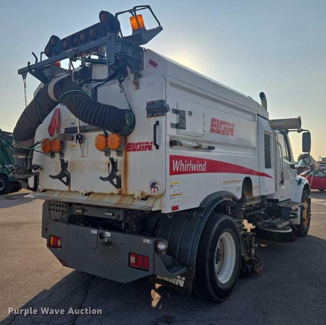 Image of Freightliner Business Class M2 equipment image 4