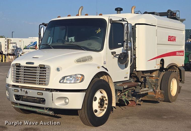 2015 Freightliner Business Class M2 Equipment Image0