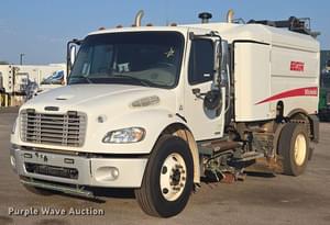 2015 Freightliner Business Class M2 Image