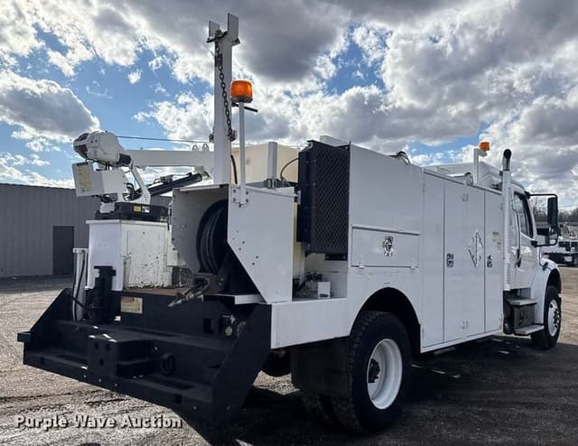 Image of Freightliner Business Class M2 equipment image 4