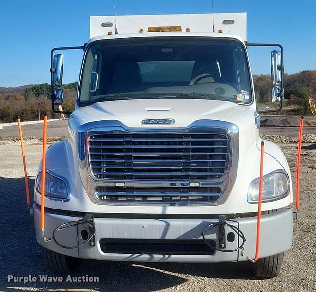 Image of Freightliner Business Class M2 equipment image 1