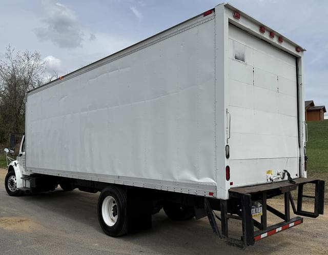 Image of Freightliner Business Class M2 equipment image 4