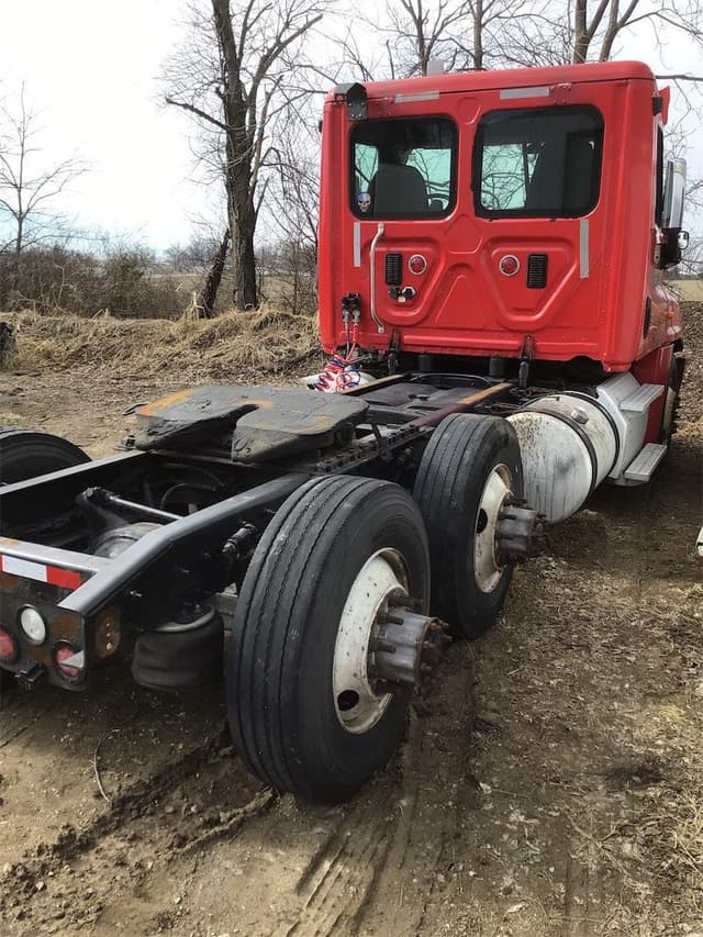 Image of Freightliner Cascadia 113 equipment image 4
