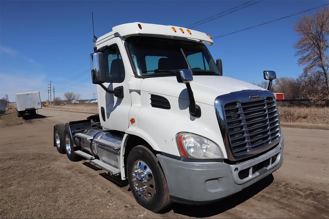 Image of Freightliner Cascadia 113 Primary image