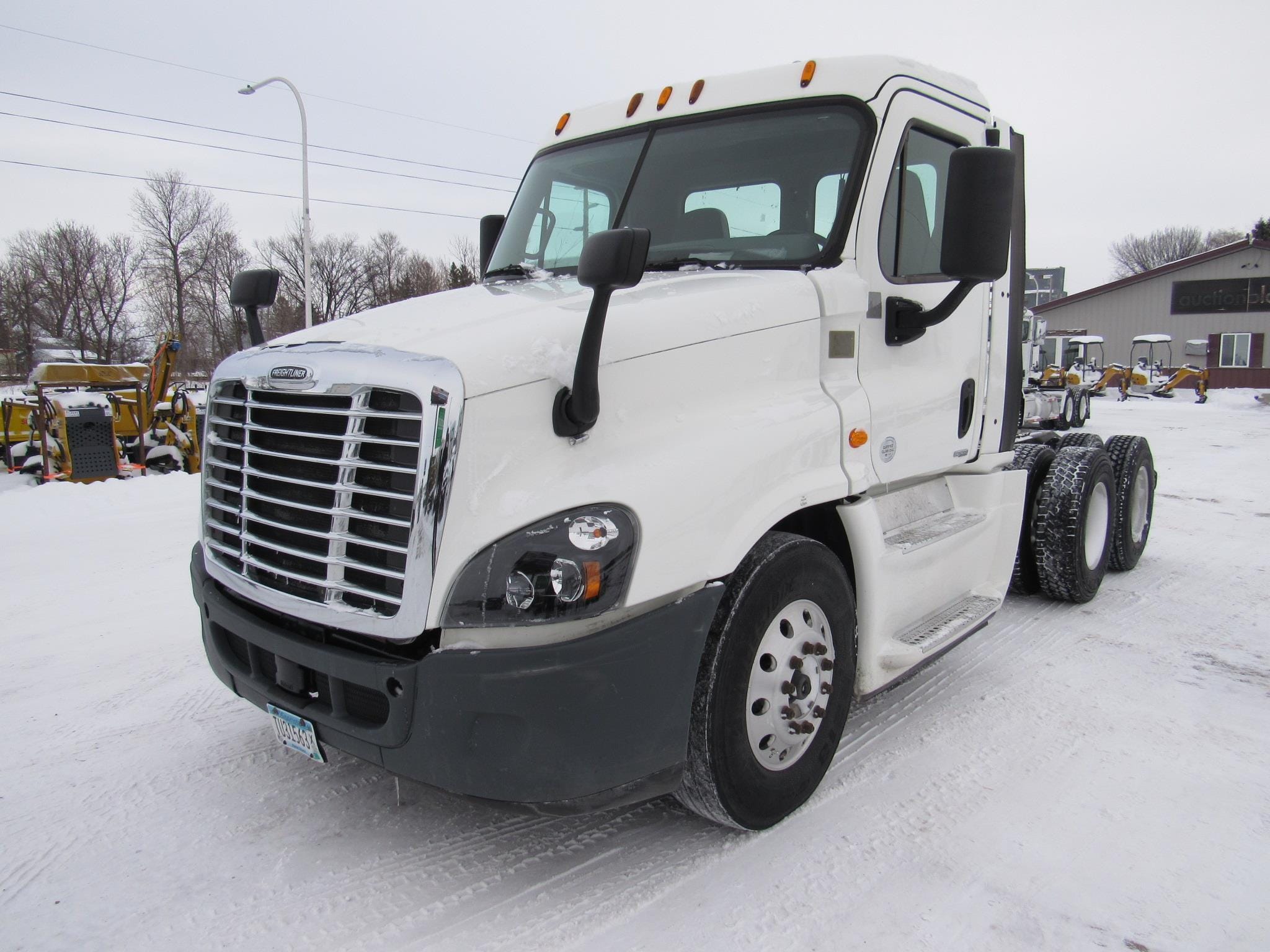 2015 Freightliner Cascadia 113 Equipment Image0