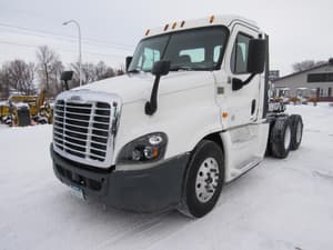 2015 Freightliner Cascadia 113 Image