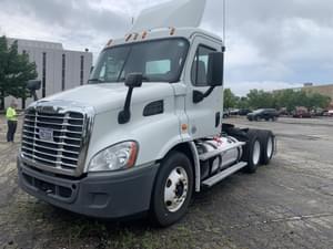 2015 Freightliner Cascadia 113 Image