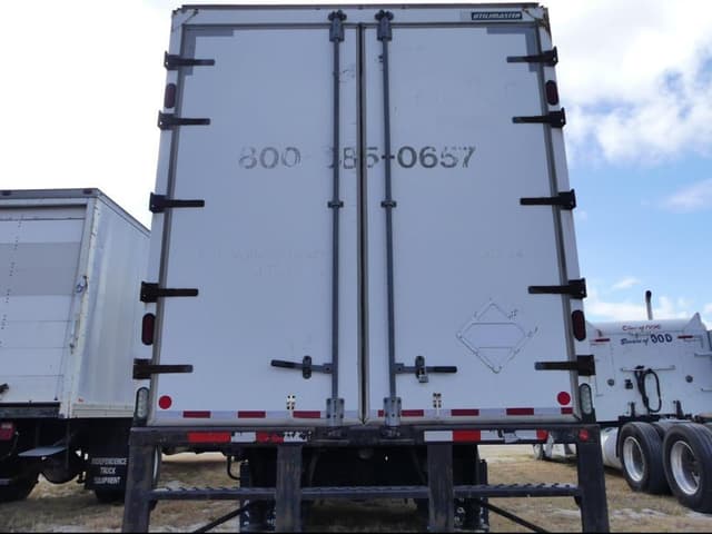 Image of Freightliner Cascadia 113 equipment image 3