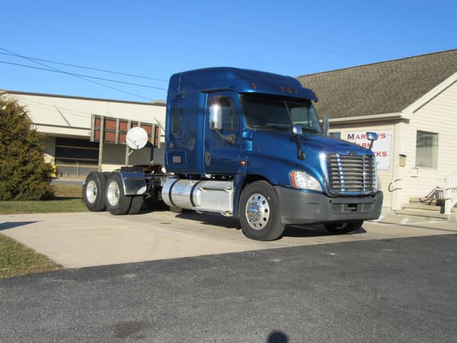 Image of Freightliner Cascadia 125 equipment image 1