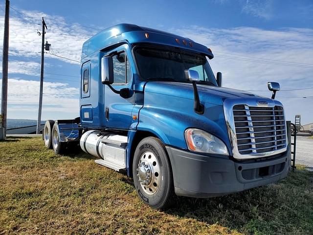 Image of Freightliner Cascadia 125 equipment image 1