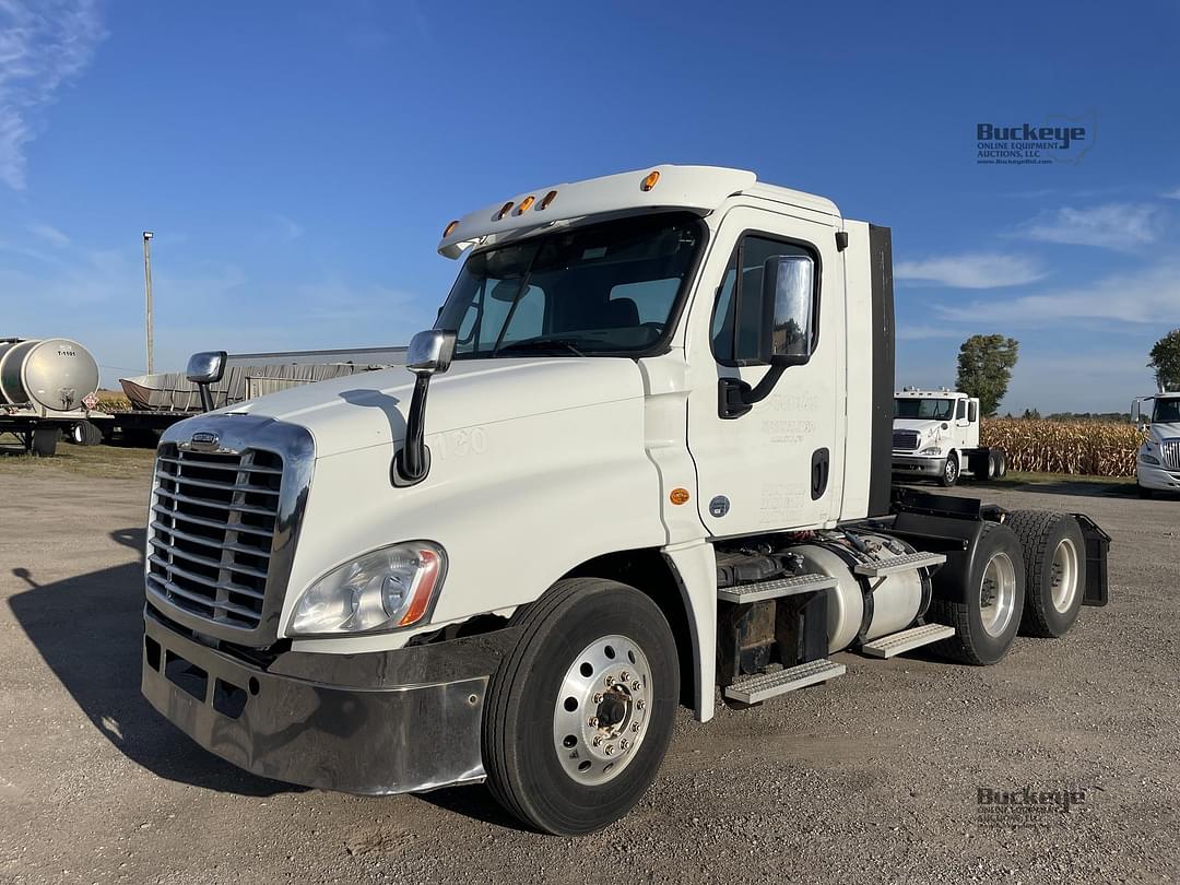 Image of Freightliner Cascadia 125 Primary image