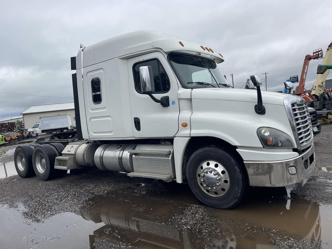 Image of Freightliner Cascadia 125 Primary image