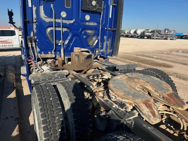 Image of Freightliner Cascadia 125 equipment image 1