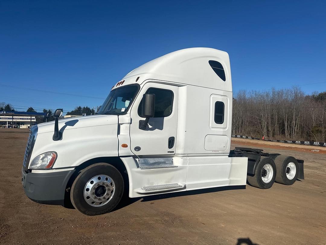 Image of Freightliner Cascadia 125 Primary image