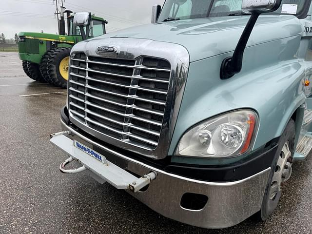 Image of Freightliner Cascadia 125 equipment image 1