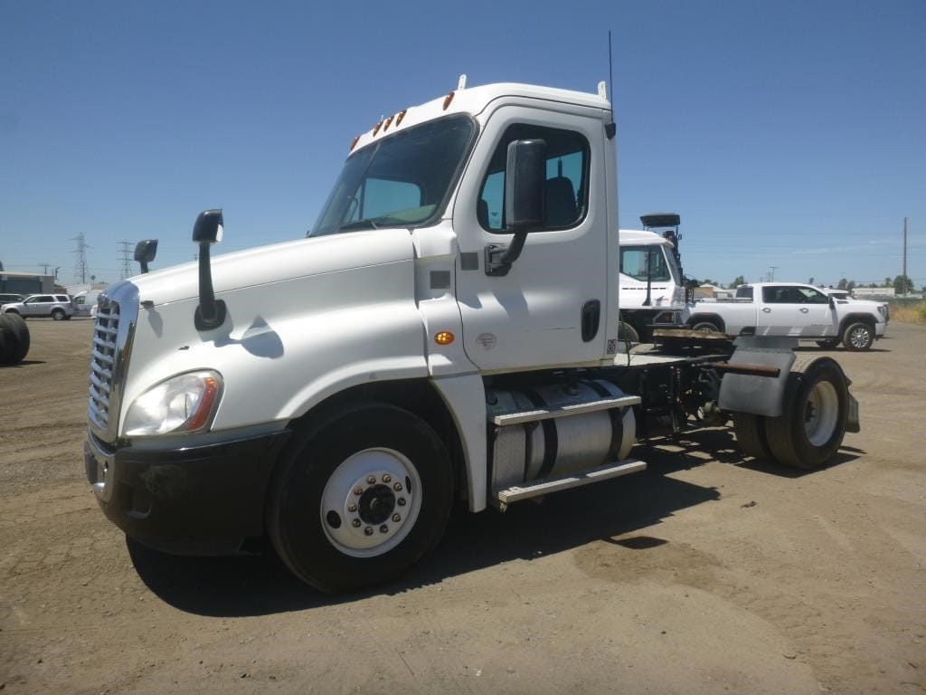 2015 Freightliner Cascadia 125 Equipment Image0