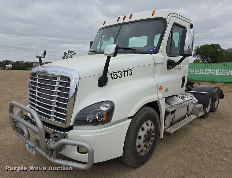 Image of Freightliner Cascadia 125 Primary image